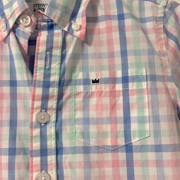 Crown & ivy Kids- size 6-boys plaid pastel short sleeve button up, like new - Picture 3 of 4